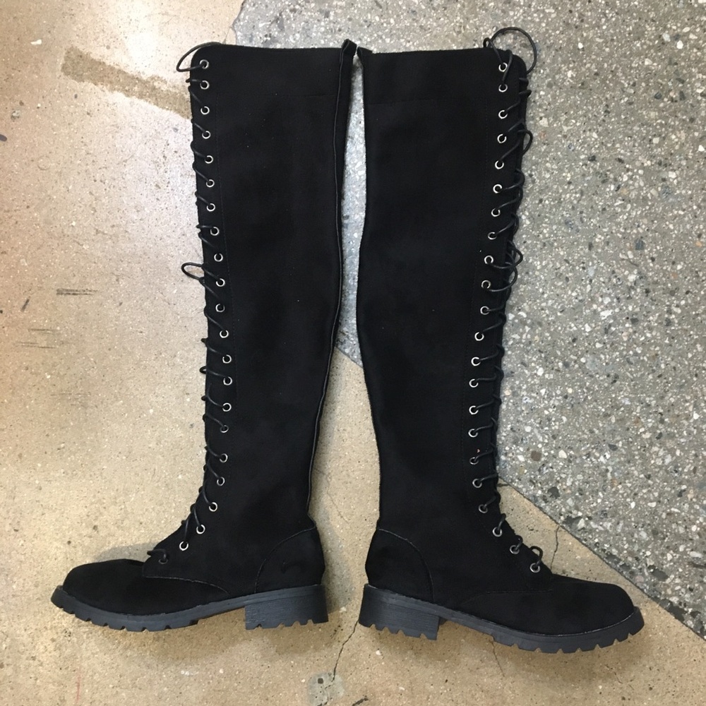 NWOT Black faux suede boots